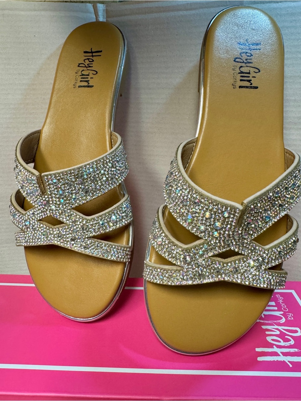 Hey Girl Bling Sandals NIB Size 7 Flashy